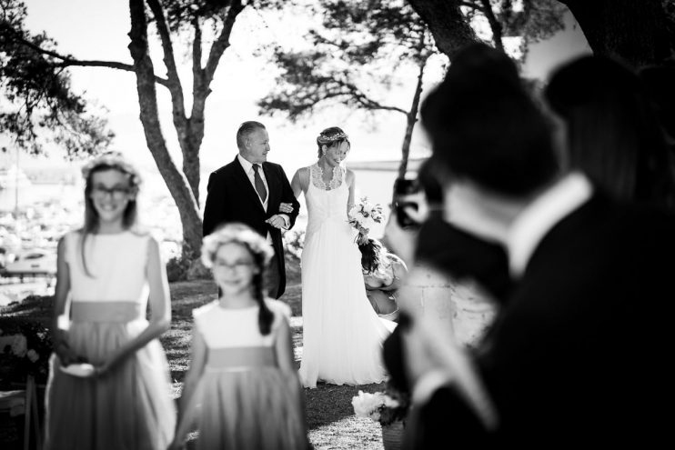 fotografia de boda fotografos mallorca reportaje natural bodas sole alonso castillo san carlos verano bodas con estilo 22