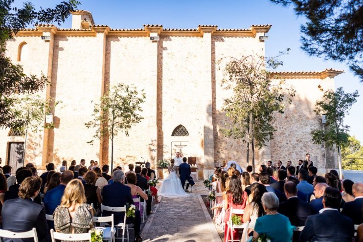 fotografia de boda fotografos mallorca reportaje natural bodas sole alonso castillo san carlos verano bodas con estilo 24