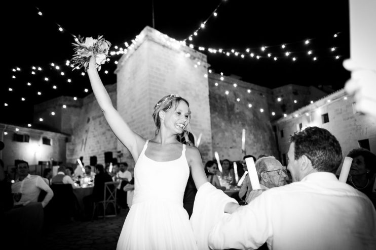 fotografia de boda fotografos mallorca reportaje natural bodas sole alonso castillo san carlos verano bodas con estilo 56